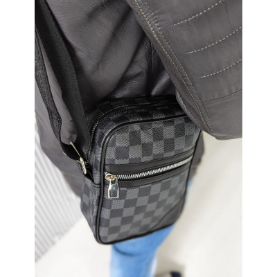 Мужская сумка месенджер  Луи Виттон через плечо черный в клетку Louis Vuitton