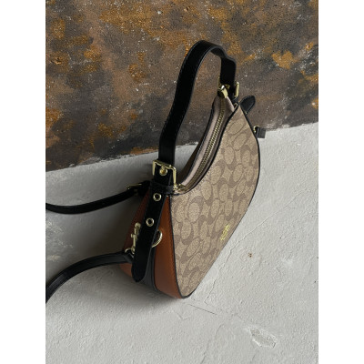 Женская сумка багет Coach Kleo бежевый через плече Коуч