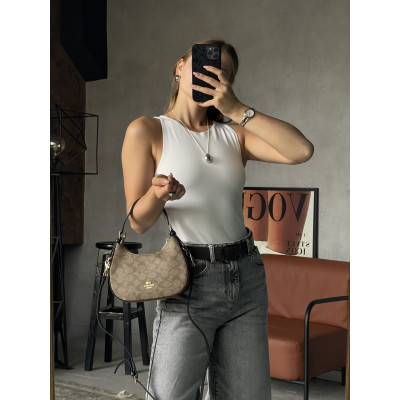 Женская сумка багет Coach Kleo бежевый через плече Коуч