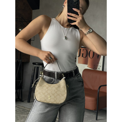 Женская сумка багет Coach Kleo молочный через плече Коуч