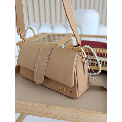 Люксовая cумка женская Jacquemus Le Bambino бежевый Жакмюс
