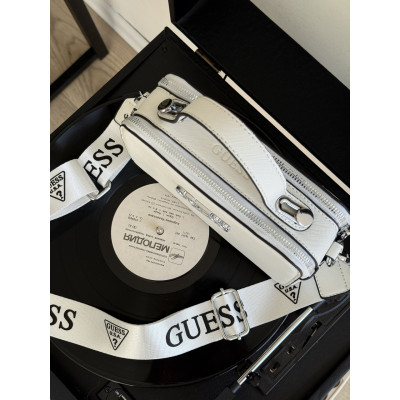 Сумка женская  белый Guess Гесс кросс-боди на широком ремне