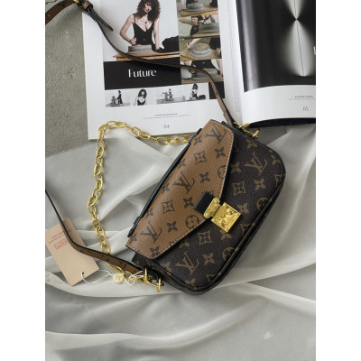 Женская сумка Луи Витон  метис коричневый мини через плече Pochette Metis East West Monogram