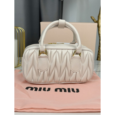 Сумка женская Miu Miu Arcadie Matelassé кремовый кросс боди Миу Миу