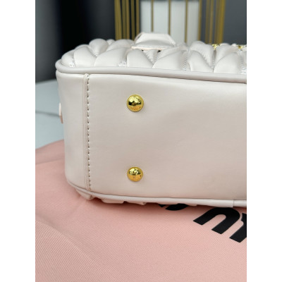 Сумка женская Miu Miu Arcadie Matelassé кремовый кросс боди Миу Миу