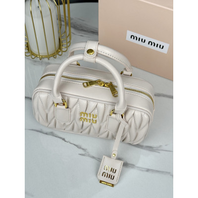 Сумка женская Miu Miu Arcadie Matelassé кремовый кросс боди Миу Миу
