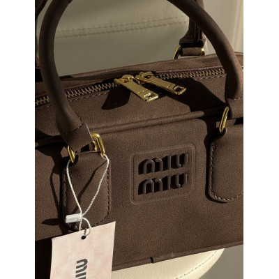 Сумка женская Miu Miu Arcadie Matelassé кофейный кросс боди Миу Миу