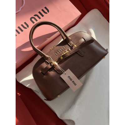 Сумка женская Miu Miu Aventure Nappa Leather  коричневый классический кросс боди Миу Миу