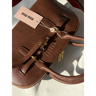 Сумка женская Miu Miu Aventure Nappa Leather  коричневый классический кросс боди Миу Миу