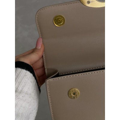 Женская сумка клатч Coach Idol Bag бежевый на цепочке Коуч