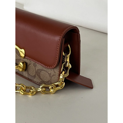 Женская сумка клатч Coach Idol Bag коричневый на цепочке Коуч