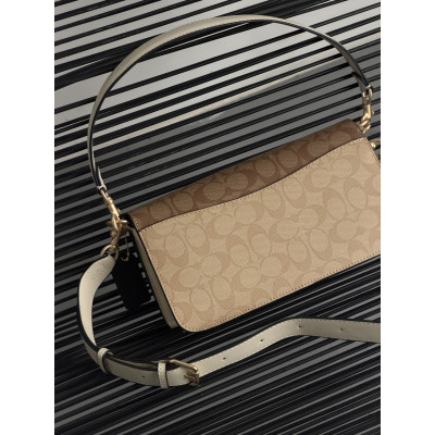 Женская сумка Coach Morgan молочный кросс боди  Коуч Premium