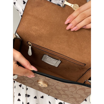 Женская сумка Coach Morgan молочный кросс боди  Коуч Premium